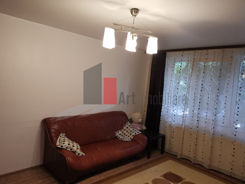 Huedin, vanzare apartament 3 camere.